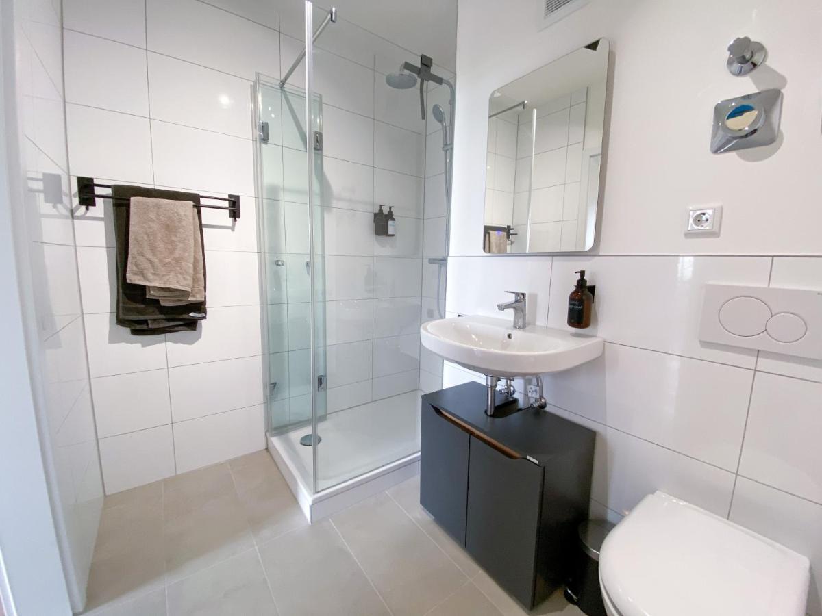 Schoene Wohnung Mit Rheinblick/Duesseldorf/Neuss/Messe エクステリア 写真