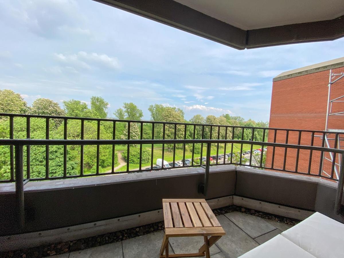 Schoene Wohnung Mit Rheinblick/Duesseldorf/Neuss/Messe エクステリア 写真